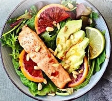 Salmón con Ensalada de Apio